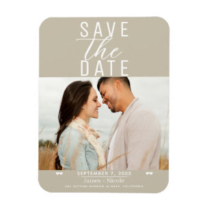 Moderne Sand-Beige Save-the-Date-Hochzeitsfoto Magnet