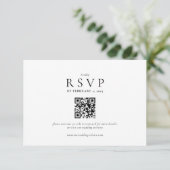 Moderne saubere QR-Code-Hochzeit  RSVP Karte (Stehend Vorderseite)