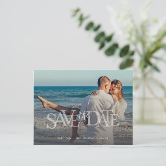 Moderne Save the Date Full-Foto-Overlay-Hochzeit Postkarte (Stehend Vorderseite)