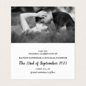 Moderne Save the Date-Karte mit weißem und schwarz Visitenkarten (Innenseite Aufgefaltet)