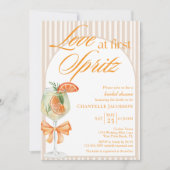 Moderne schicke Liebe im ersten Spritz-Brautparty Einladung (Vorderseite)