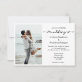 Moderne schicke Schrift Minimal Foto Hochzeit Einladung (Vorderseite)