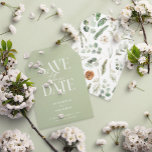 Moderne schlanke, elegante Wasserfarbe botanisch Save The Date<br><div class="desc">Moderne minimale Blätter botanischen grün Drehbuch Hochzeit nicht Foto Save the Date Karte. Handgemalte Eukalyptus,  minimales Blattwerk und moderne schlaue grüne Farbe verleihen dieser Ankündigungskarte ein luxuriöses Gefühl. In klassischen Grüntönen,  Braun und Grau.</div>