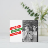 Moderne schlanke Save the Date Postkarte (rot/grün (Stehend Vorderseite)