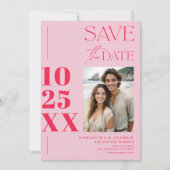 Moderne schlichte, fette Schrift Retro rosa Hochze Save The Date (Vorderseite)