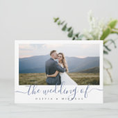 Moderne, schlichte Foto-Hochzeit Einladung (Stehend Vorderseite)