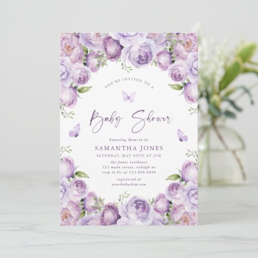 Moderne Schmetterlinge Lila Babydusche Einladung (Stehend Vorderseite)