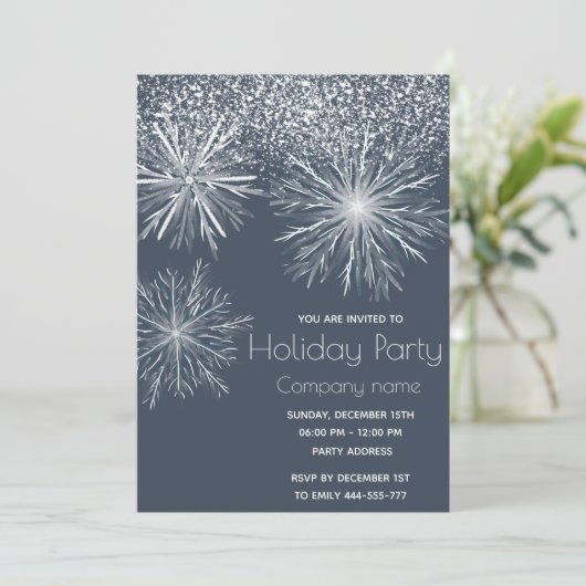 Moderne schneebedeckte Wasserfarbenschneeflocke Einladung (Stehend Vorderseite)