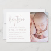 Moderne schöne Baby-Taufe Blush & White Foto Einladung (Vorderseite)