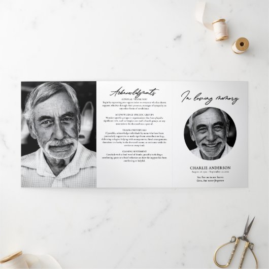Moderne Schrift 3-Foto-Trifold-Trauerprogramm Dreifach-gefaltete Programmkarte (Außenbereich)