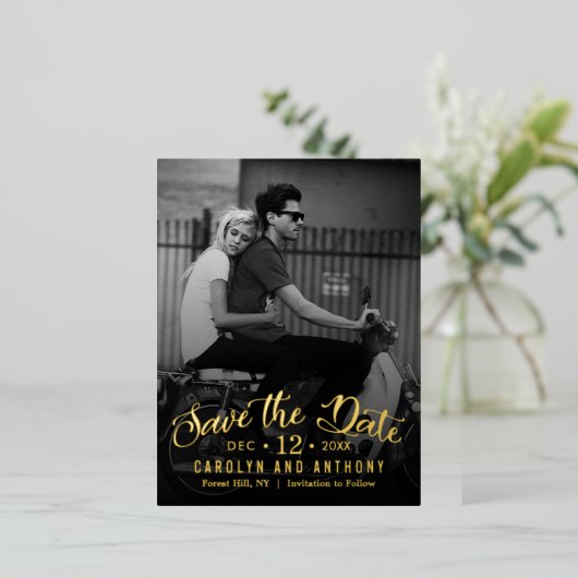 Moderne Schrift | Benutzerdefiniertes Foto Save th Folie Einladungspostkarte (Stehend vorne)