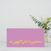 Moderne Schrift Mauve Pink QR-Code-Geschenkgutsche (Stehend Vorderseite)