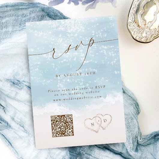 Moderne Schrift Sand Herzen QR Code Strandhochzeit RSVP Karte