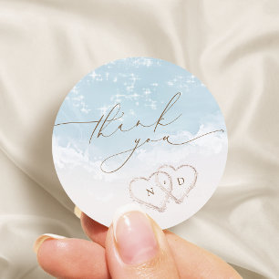 Moderne Schrift Sand Herzen Strand Hochzeit Danke Runder Aufkleber