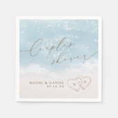 Moderne Schrift Sand Herzen Strand Paarschauer Serviette (Vorderseite)