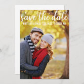 Moderne Schrift | Save the Date Couple Foto Card (Vorne/Hinten)