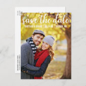 Moderne Schrift | Save the Date Couple Foto Postkarte (Vorne/Hinten)