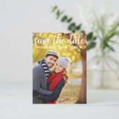 Moderne Schrift | Save the Date Couple Foto Postkarte (Stehend Vorderseite)