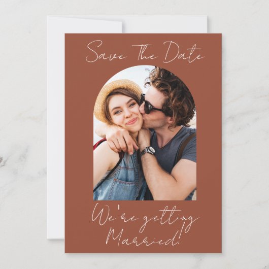 Moderne Schrift Terrakotta-Foto-Monogramm Save The Date (Vorderseite)