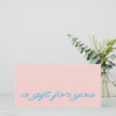 Moderne Schriftart Blush Pink QR-Code-Geschenkguts (Stehend Vorderseite)