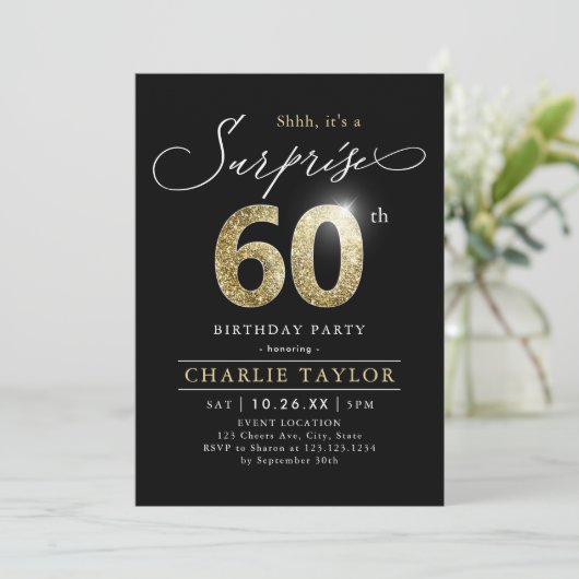 Moderne schwarz-goldene Erwachsene Überraschung 60 Einladung (Stehend Vorderseite)