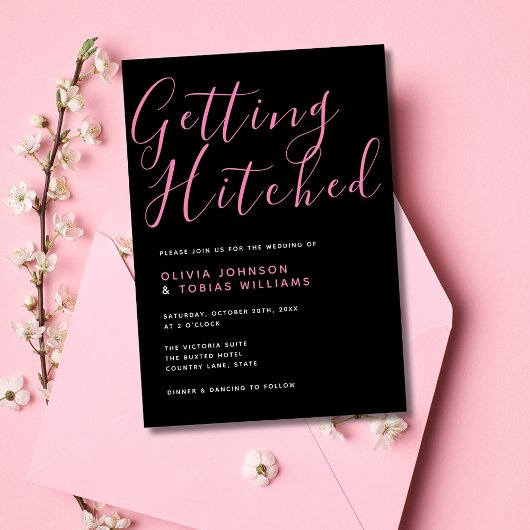 Moderne Schwarz & Rosa Hitched Einladung
