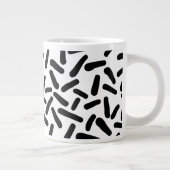 Moderne Schwarz-Weiß-Abstrakt-Pattern-Jumbo-Tasse Jumbo-Tasse (Rechts)