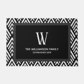 Moderne Schwarz-Weiß-Art-Deco-Pfeile und Familienn Fußmatte (Vorderseite)