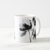 Moderne Schwarz-Weiß-Blumenkunst Kaffeetasse (VorderseiteRechts)