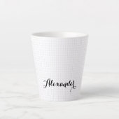 Moderne Schwarz-weiß Checkered Elegante Typografie Milchtasse (Vorderseite)