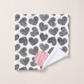 Moderne Schwarz-Weiß-Doodle-Herzen Mit Monogramm Badhandtuch Set (Waschlappen)