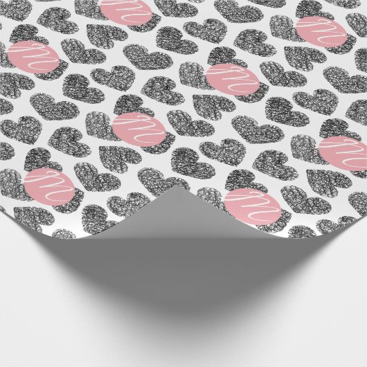 Moderne Schwarz-Weiß-Doodle-Herzen Mit Monogramm Geschenkpapier (Ecke)