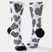 Moderne Schwarz-Weiß-Doodle-Herzen Mit Monogramm Socken (Gewinkelt)