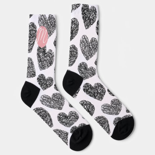 Moderne Schwarz-Weiß-Doodle-Herzen Mit Monogramm Socken (Rechts)