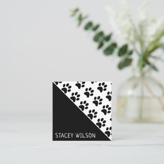 Moderne Schwarz-Weiß-Dose-Walker oder Pet Groomer Quadratische Visitenkarte (Stehend Vorderseite)