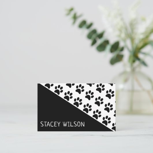 Moderne Schwarz-Weiß-Dose-Walker oder Pet Groomer Visitenkarte (Stehend Vorderseite)