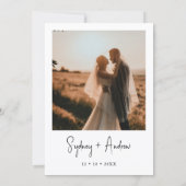 Moderne Schwarz-Weiß-Foto-Hochzeitseinladung Einladung (Rückseite)