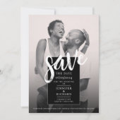 Moderne Schwarz-Weiß-Foto-Hochzeitsschrift Save The Date (Vorderseite)
