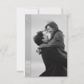 Moderne Schwarz-Weiß-Foto-QR-Code-Hochzeit Save The Date (Vorderseite)