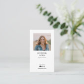 Moderne Schwarz-Weiß-Foto-Social Media Visitenkarte (Stehend Vorderseite)