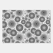 Moderne Schwarz-Weiß-Geometrische Sternenexplosion Geschenkpapier Set (Vorderseite)