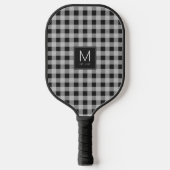 Moderne Schwarz-Weiß-Gingham-Monogramm Etabliert Pickleball Schläger (Vorderseite)