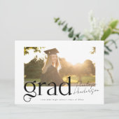 Moderne Schwarz-Weiß-Klasse 2024 Abschluss Ankündigung (Stehend Vorderseite)