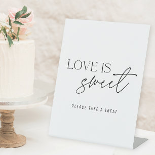 Moderne Schwarz-Weiß-Liebe ist süße Hochzeitstabel Sockelschild