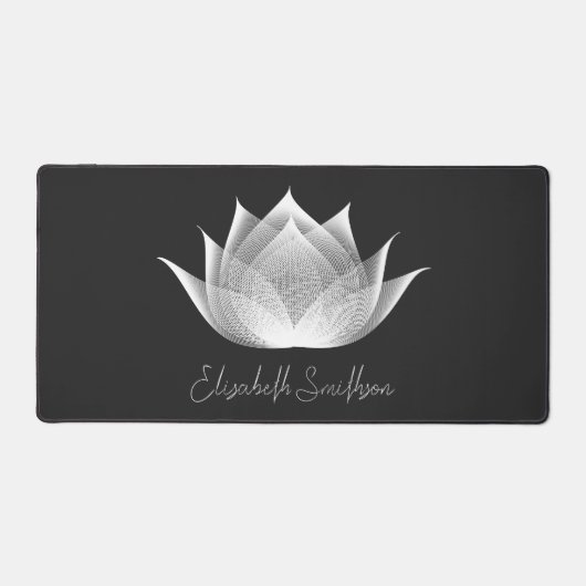 Moderne Schwarz-Weiß-Lotus-Blume Elegante Add Name Schreibtischunterlage (Vorderseite)