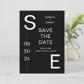 Moderne Schwarz-Weiß-Minimal-Monogramm-Hochzeit Save The Date (Stehend Vorderseite)