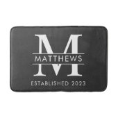 Moderne Schwarz-Weiß-Monogramm-Badematte Badematte (Vorderseite)