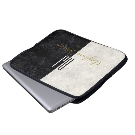 Moderne Schwarz-Weiß-Monogramm-Initialen aus Marmo Laptopschutzhülle (Vorne Knopf)