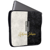 Moderne Schwarz-Weiß-Monogramm-Initialen aus Marmo Laptopschutzhülle (Vorne Rechts)