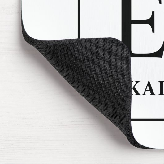 Moderne Schwarz-Weiß-Monogramm Mousepad (Ecke)
